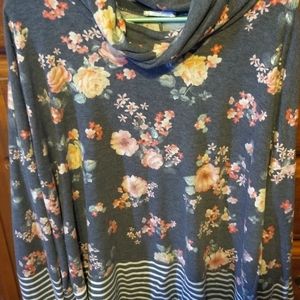 Chic Soul floral top size 1x